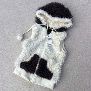 NWT Fuzzy Winter Vest (Buckle)